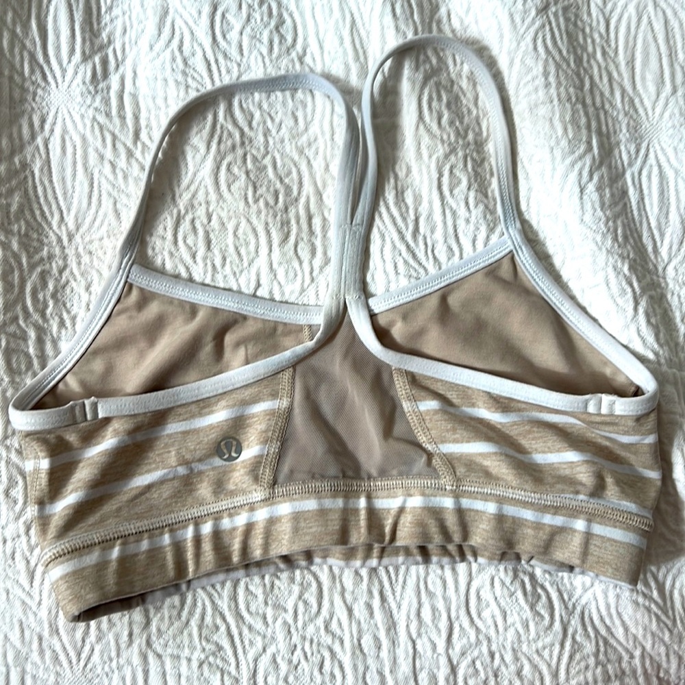 Lululemon flow sports bra in cream and white stripes size 6